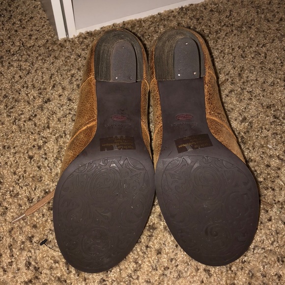 Clark’s Leather Booties - Picture 6 of 6